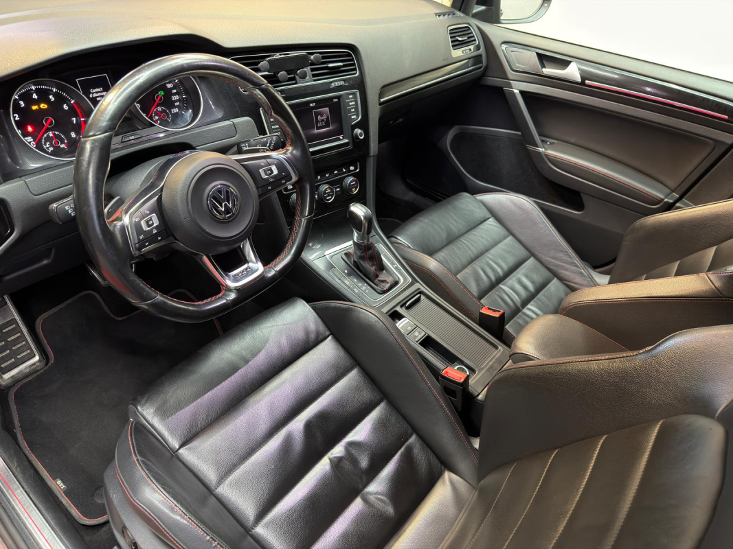 Volkswagen Golf — 14
