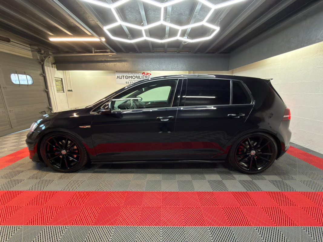Volkswagen Golf — 8