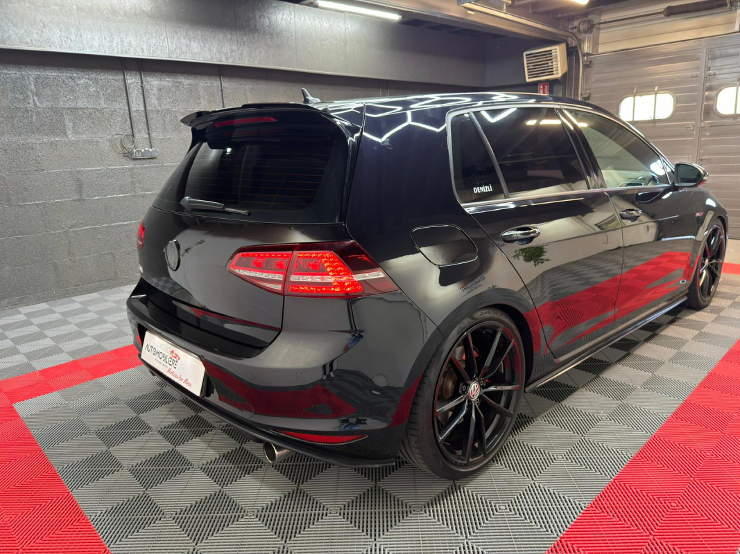 Volkswagen Golf — 5
