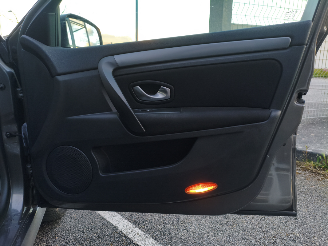 Renault Laguna — 18