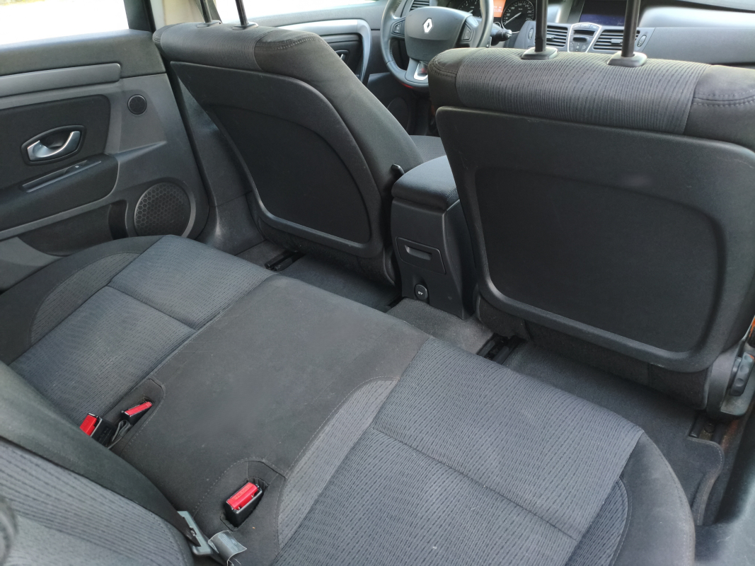 Renault Laguna — 20