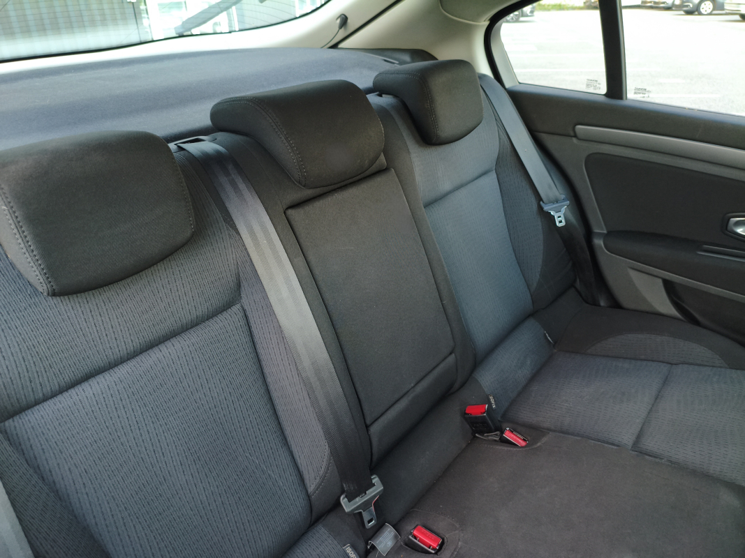 Renault Laguna — 22