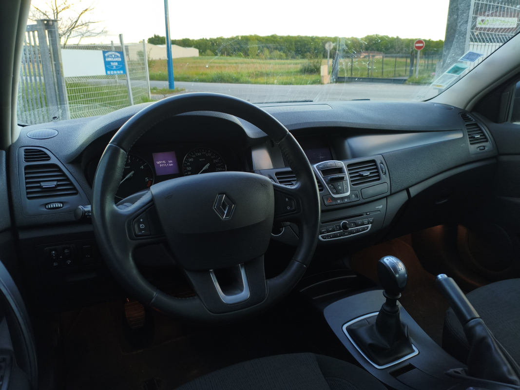 Renault Laguna — 12