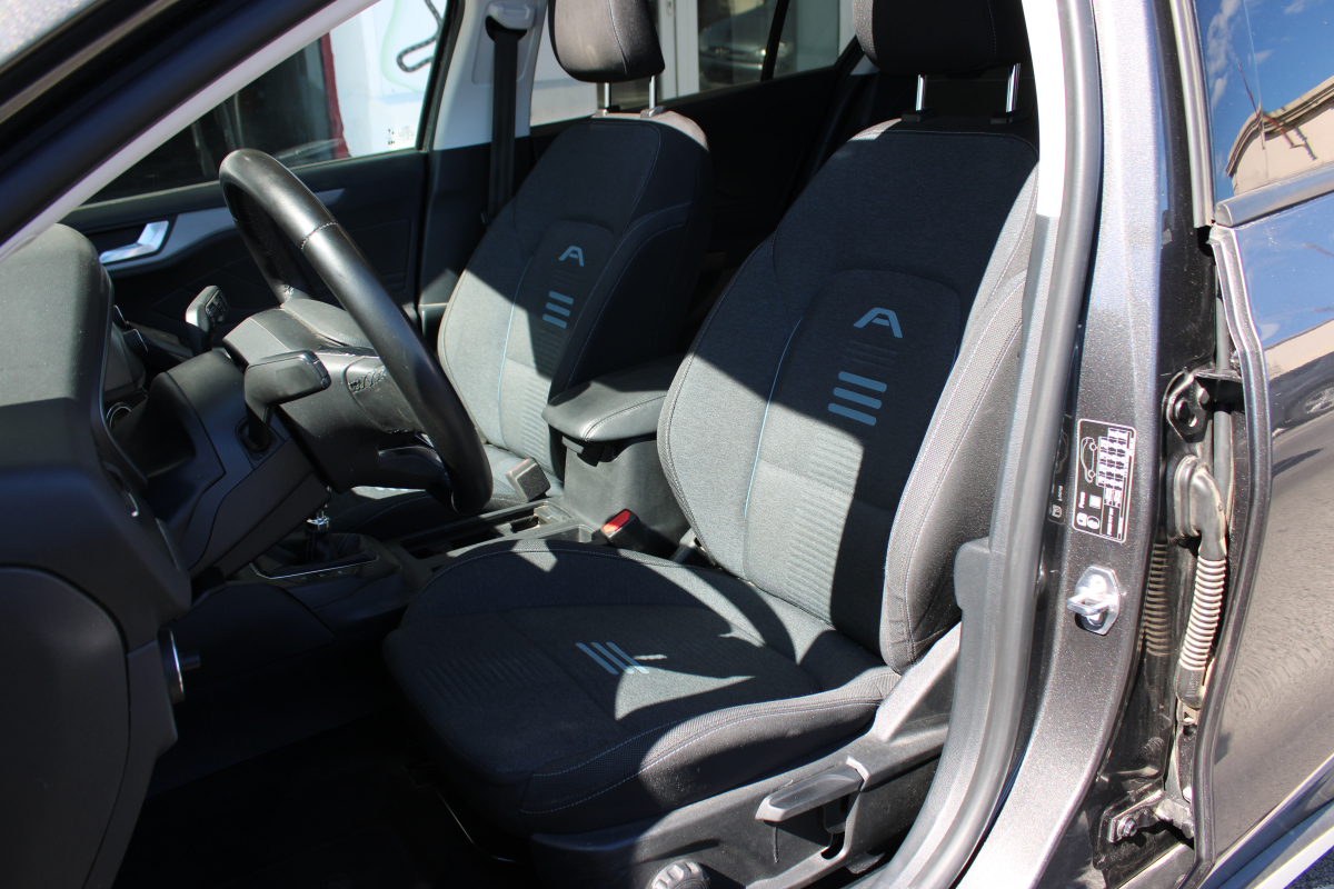 Ford Focus — 12