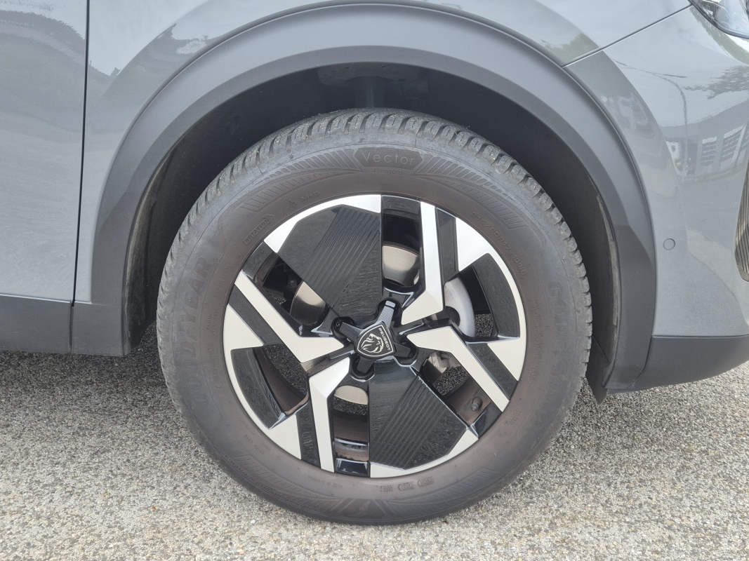 Peugeot 2008 — 25