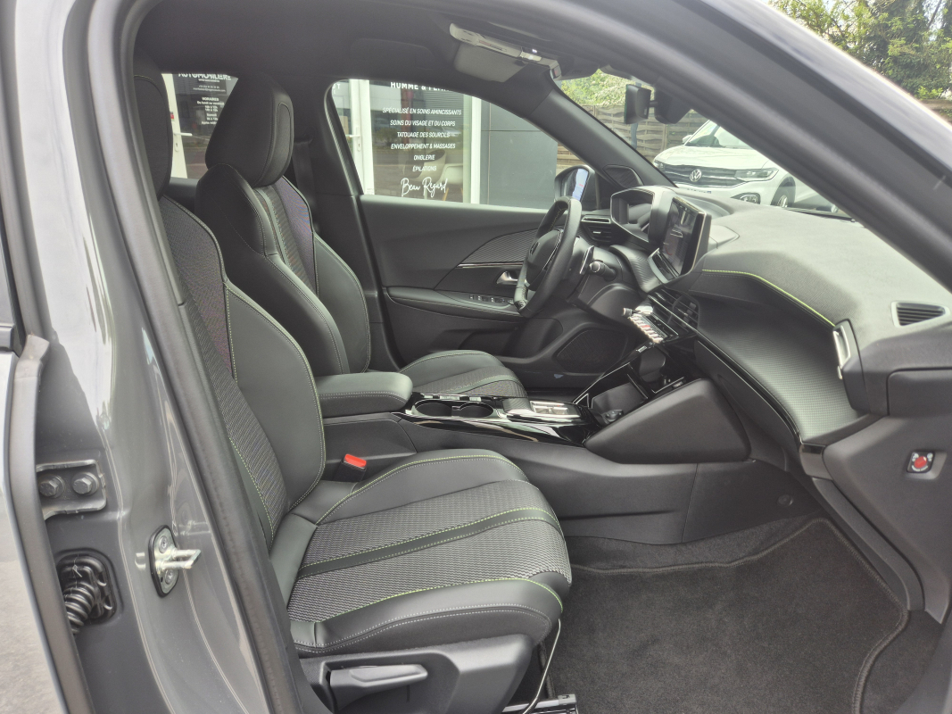 Peugeot 2008 — 13