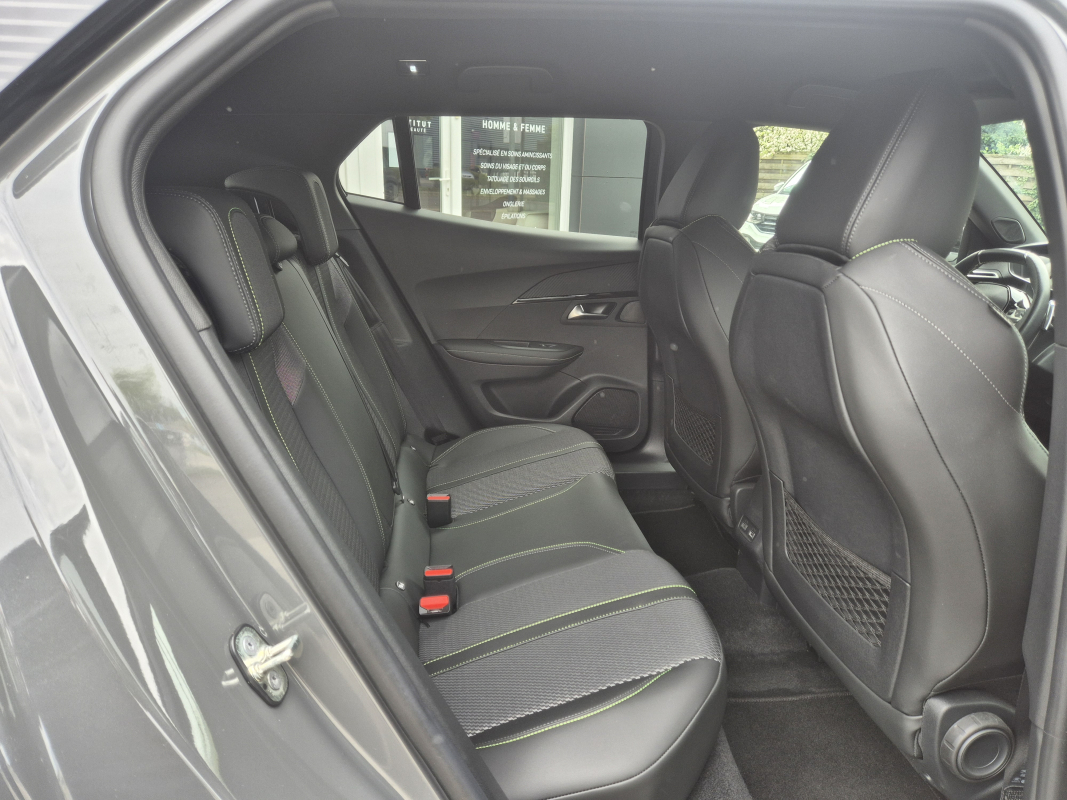 Peugeot 2008 — 16