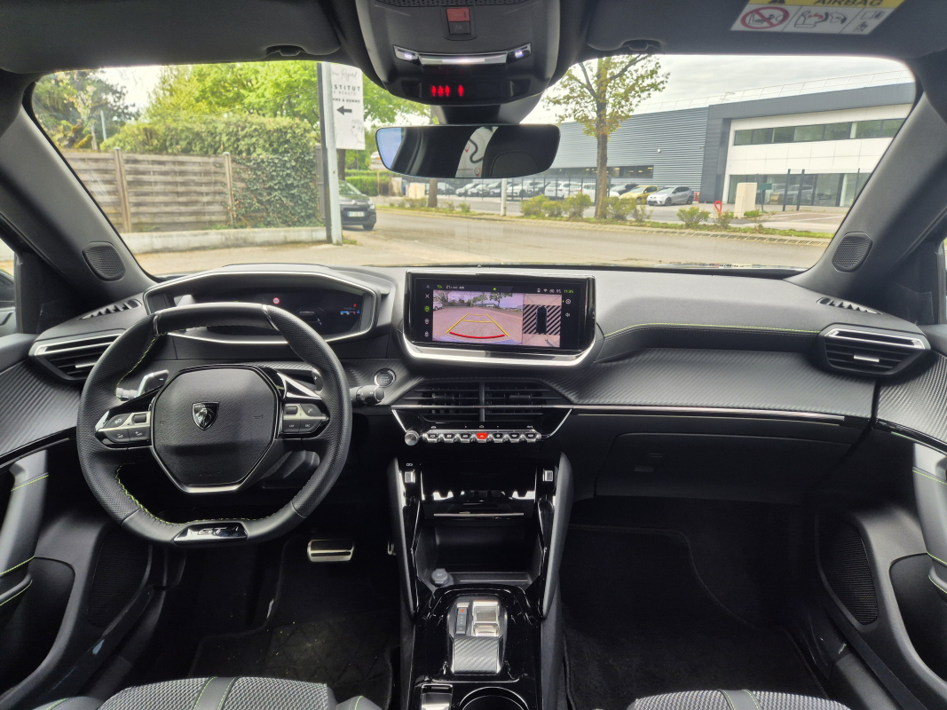 Peugeot 2008 — 12