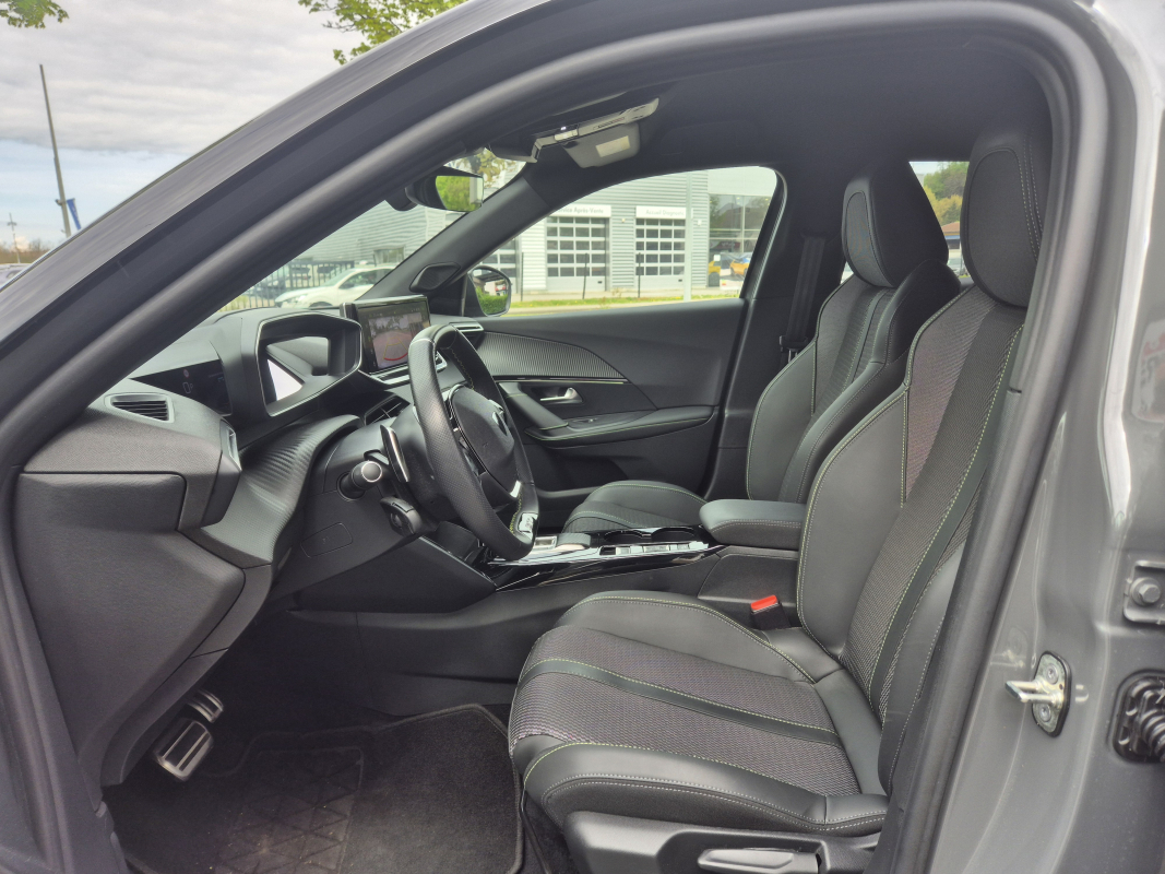 Peugeot 2008 — 15