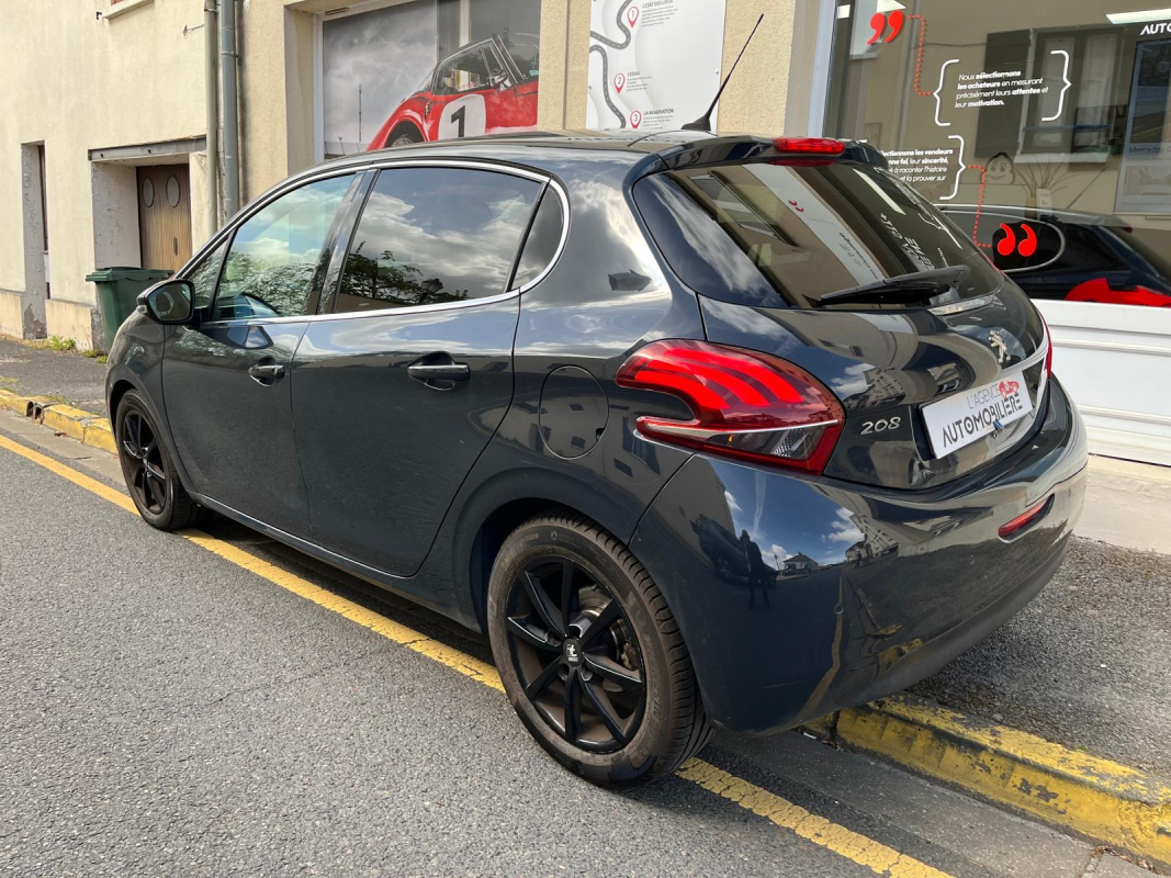Peugeot 208 — 7