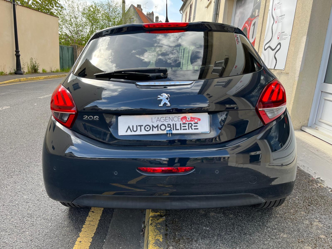 Peugeot 208 — 5