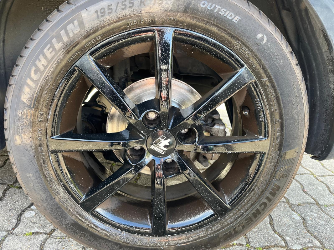 Peugeot 208 — 11