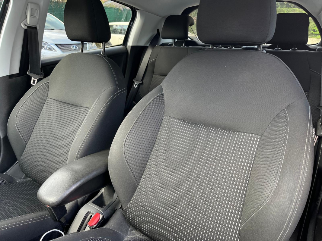 Peugeot 208 — 9