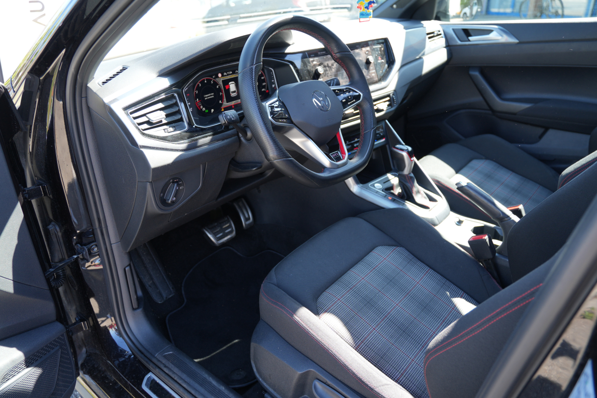 Volkswagen Polo — 33