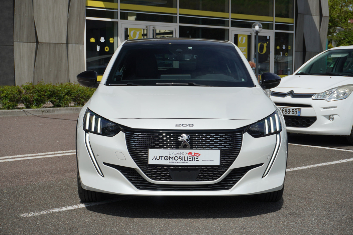 Peugeot 208 — 2