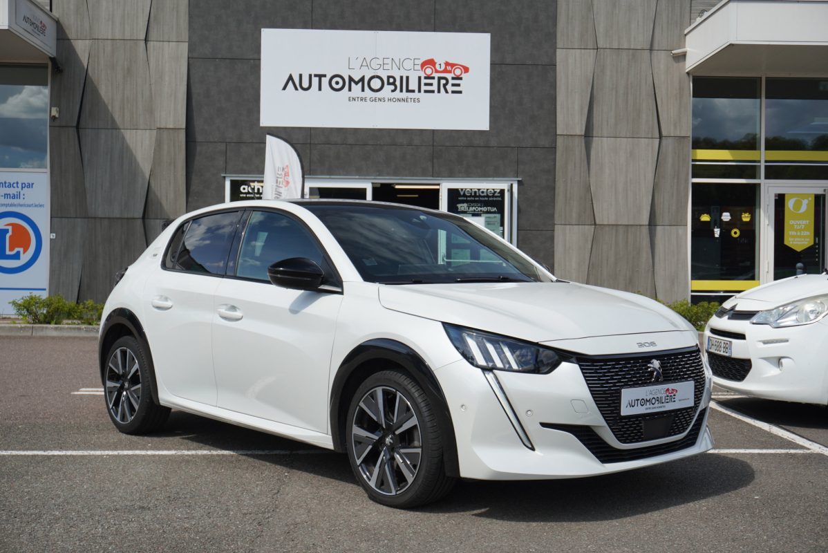 Peugeot 208 — 3