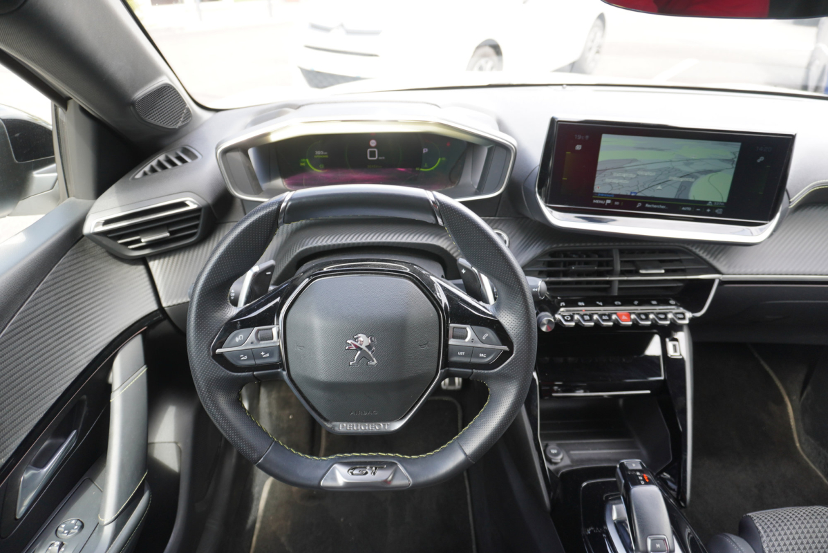 Peugeot 208 — 15