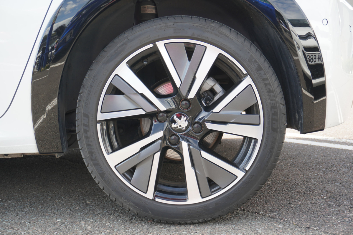 Peugeot 208 — 34
