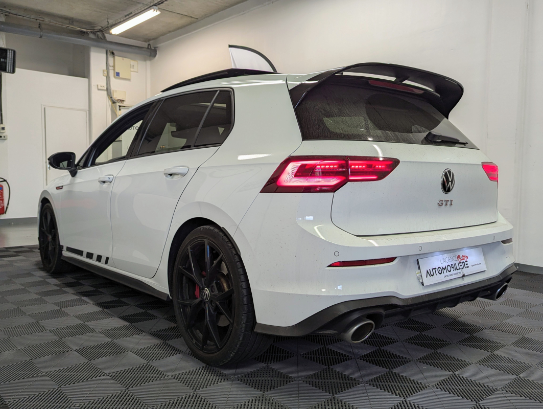 Volkswagen Golf — 4