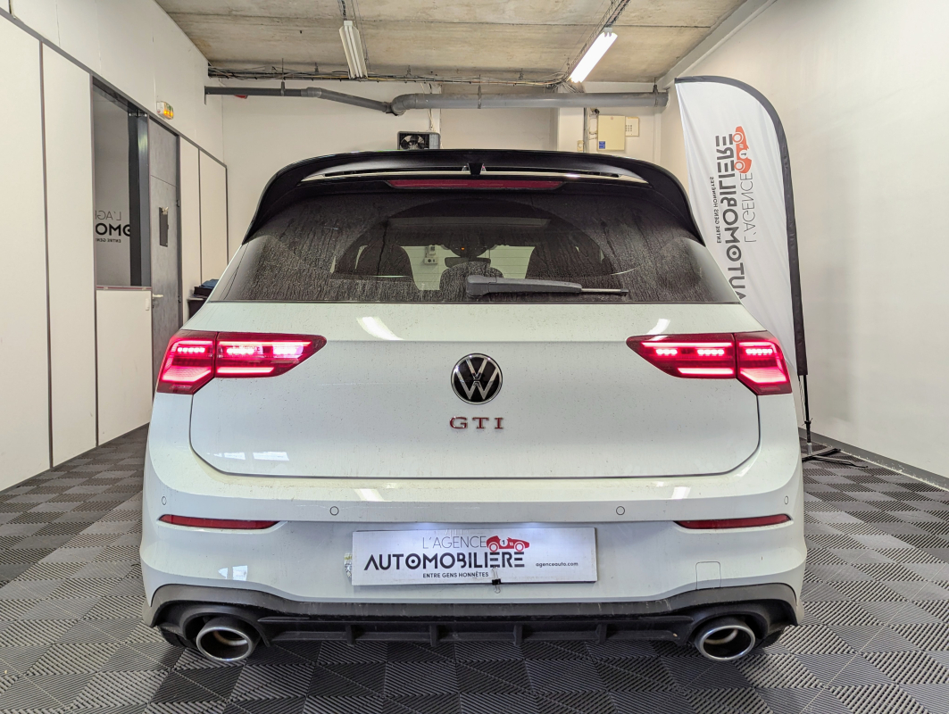 Volkswagen Golf — 5