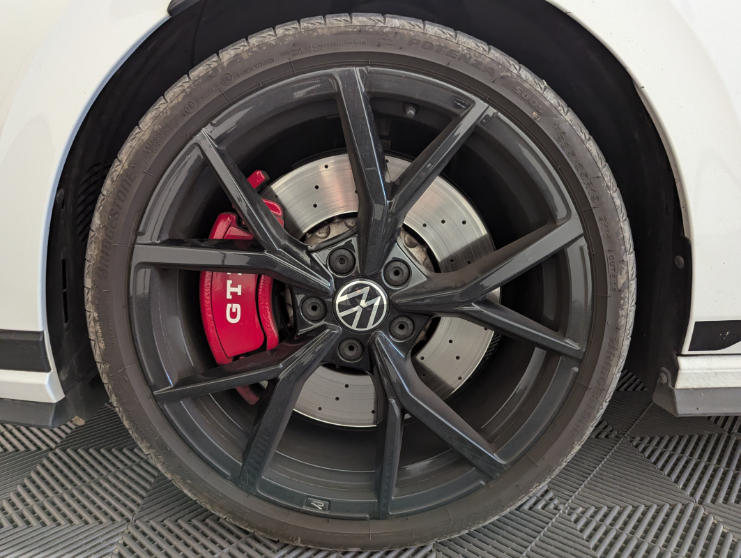 Volkswagen Golf — 31