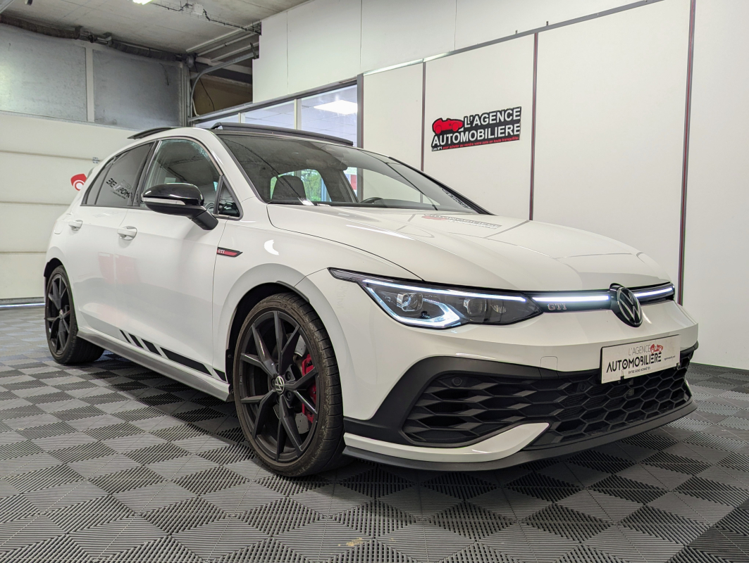 Volkswagen Golf — 3