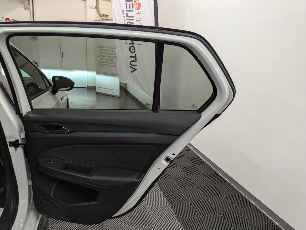 Volkswagen Golf — 29