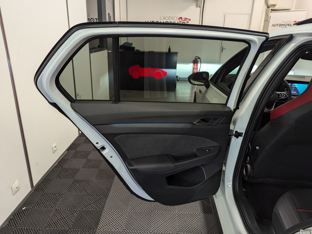 Volkswagen Golf — 28