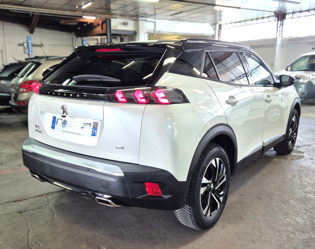 Peugeot 2008 — 4