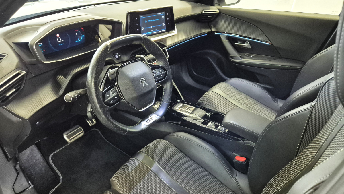 Peugeot 2008 — 14