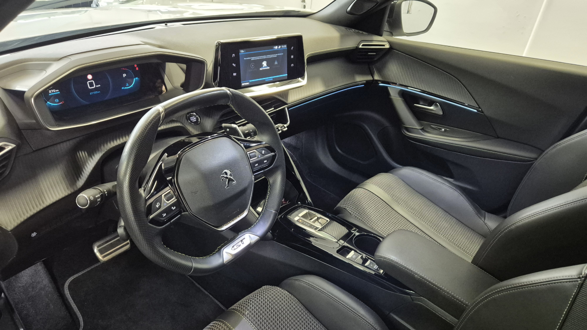 Peugeot 2008 — 8