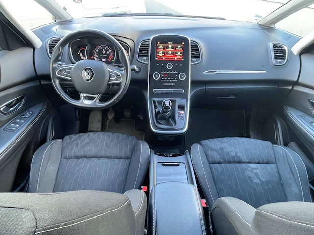 Renault Grand Scenic — 10