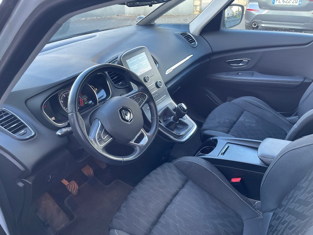 Renault Grand Scenic — 9