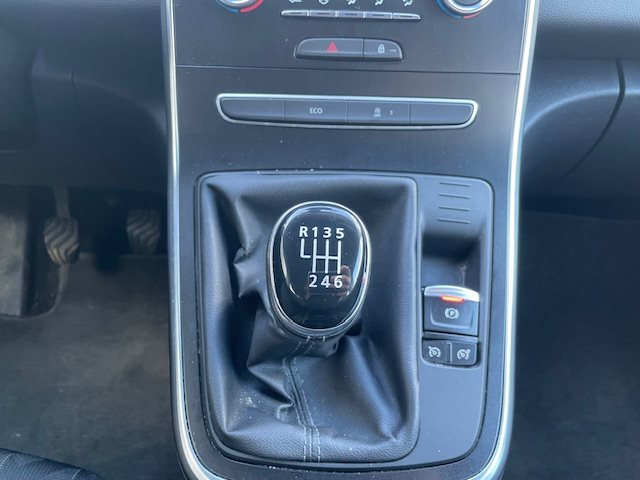 Renault Grand Scenic — 14