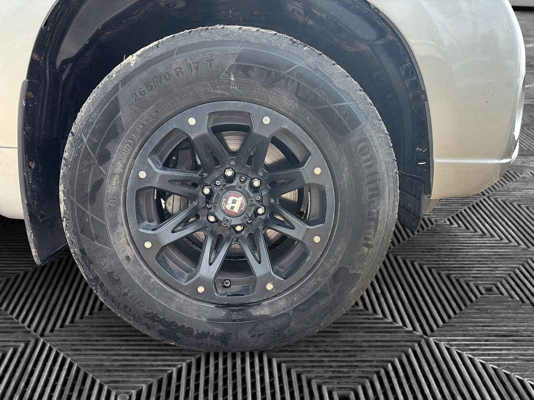 Toyota Land Cruiser — 20