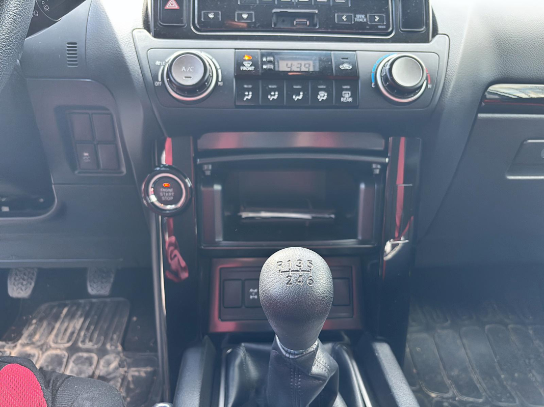 Toyota Land Cruiser — 13