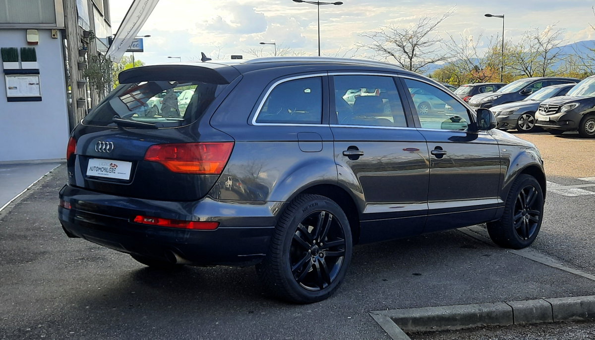 Audi Q7 — 8