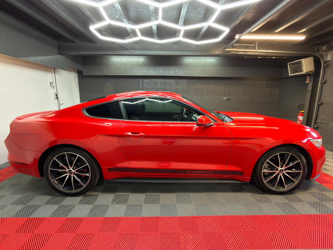 Ford Mustang — 4