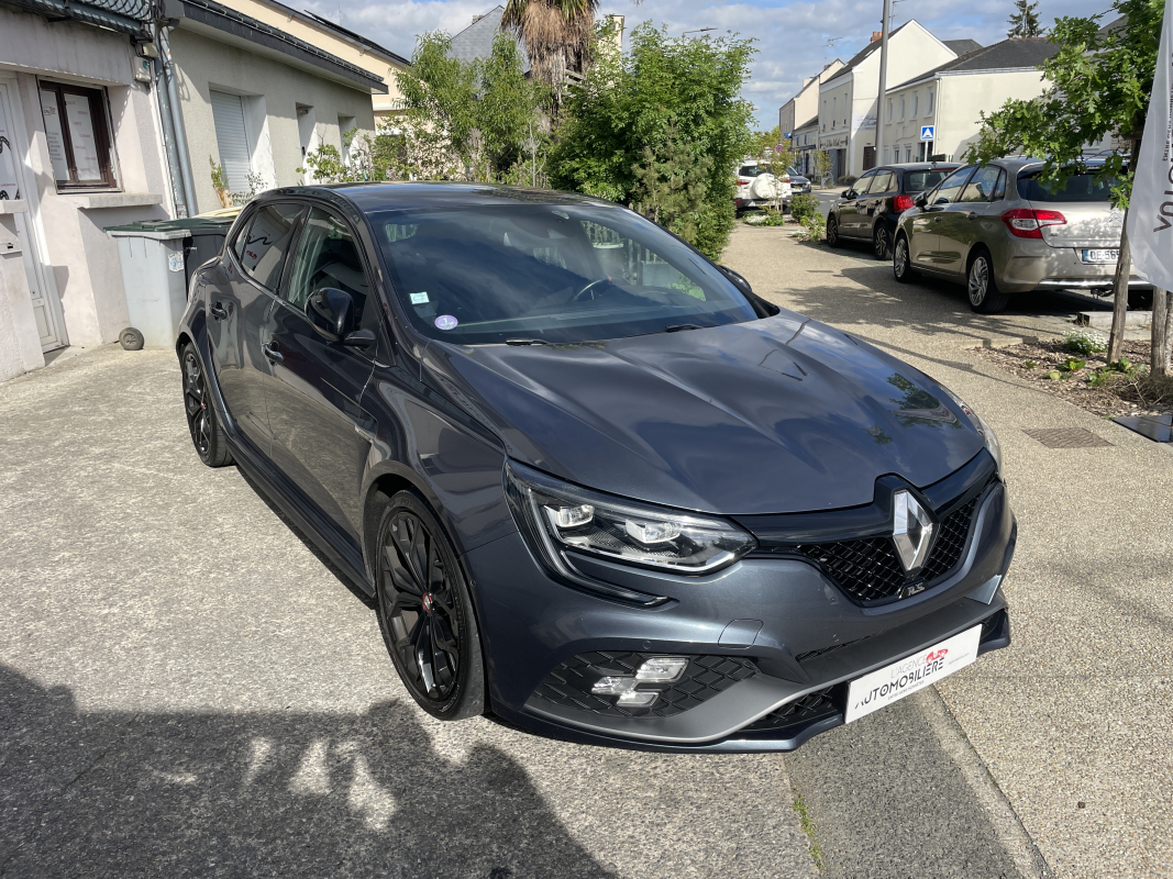 Renault Megane — 3