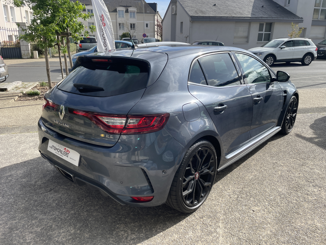 Renault Megane — 5