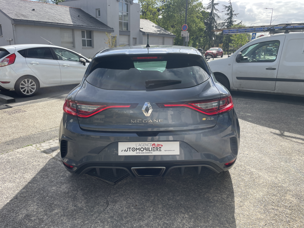 Renault Megane — 6