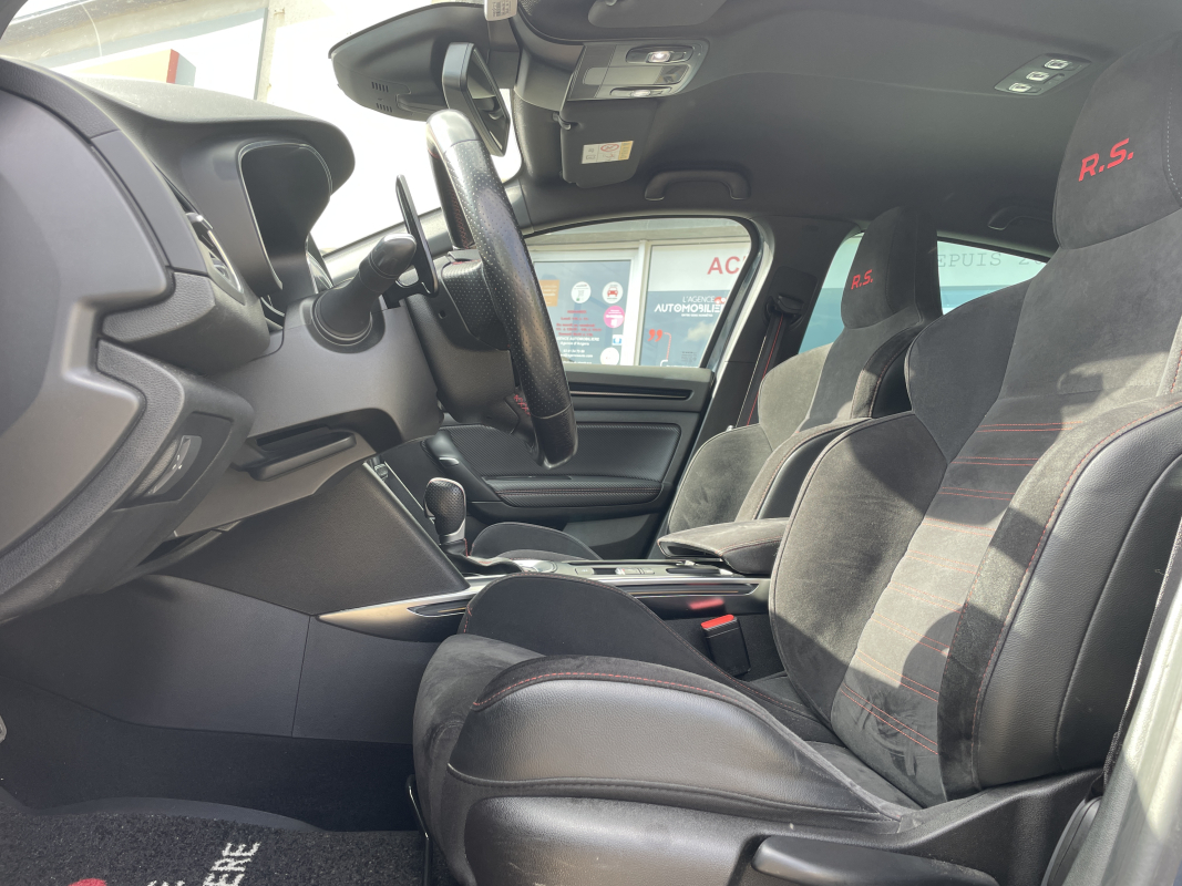 Renault Megane — 11
