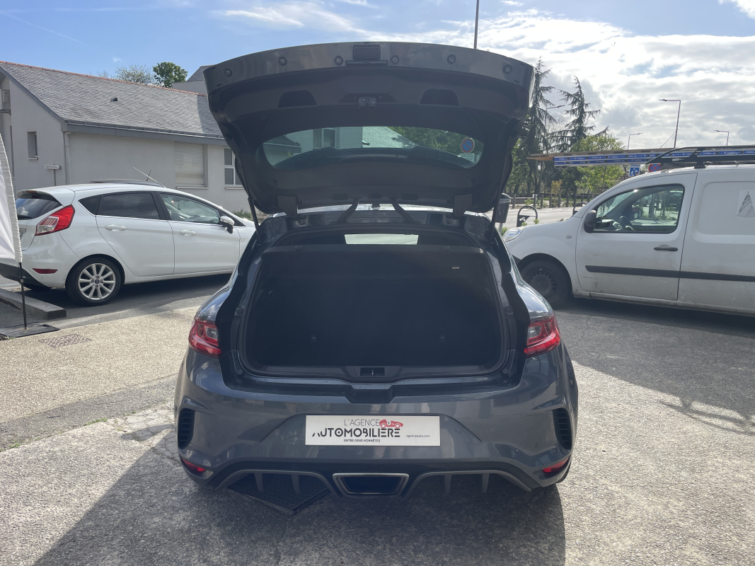 Renault Megane — 9
