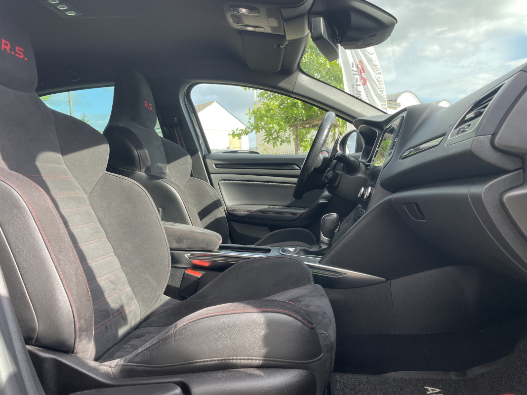 Renault Megane — 14