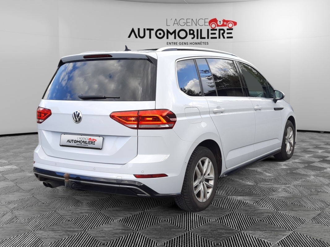 Volkswagen Touran — 6
