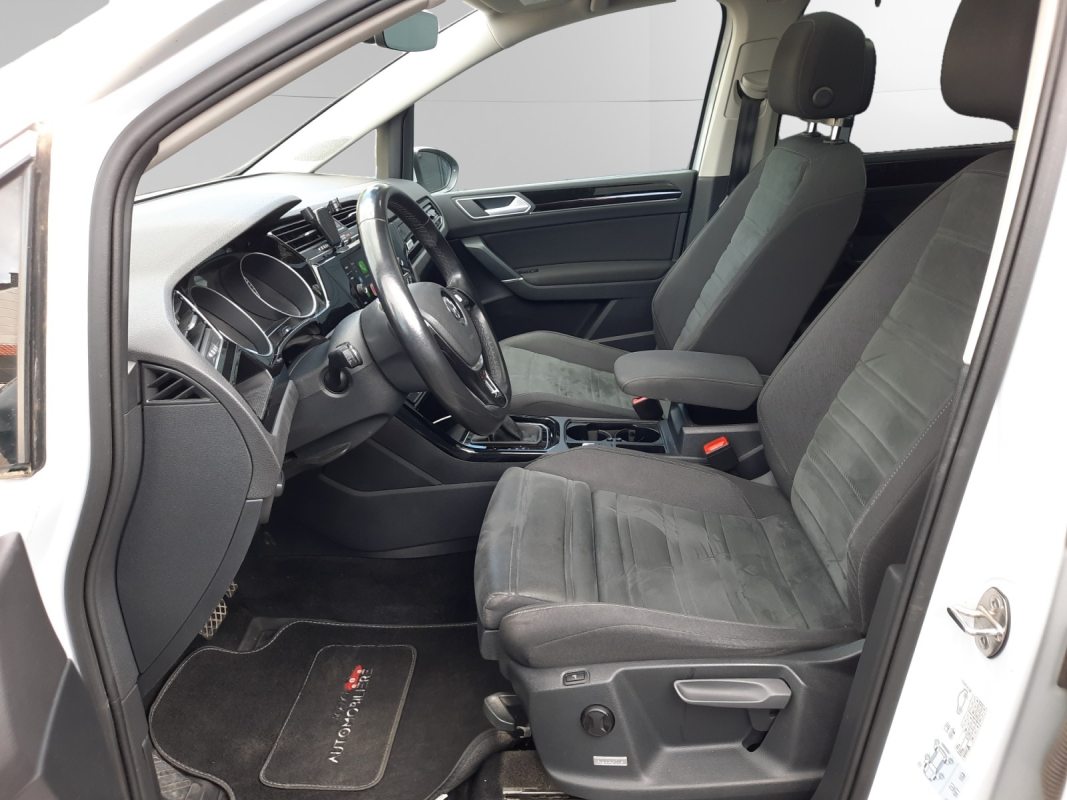 Volkswagen Touran — 9