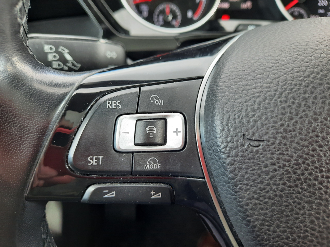 Volkswagen Touran — 12