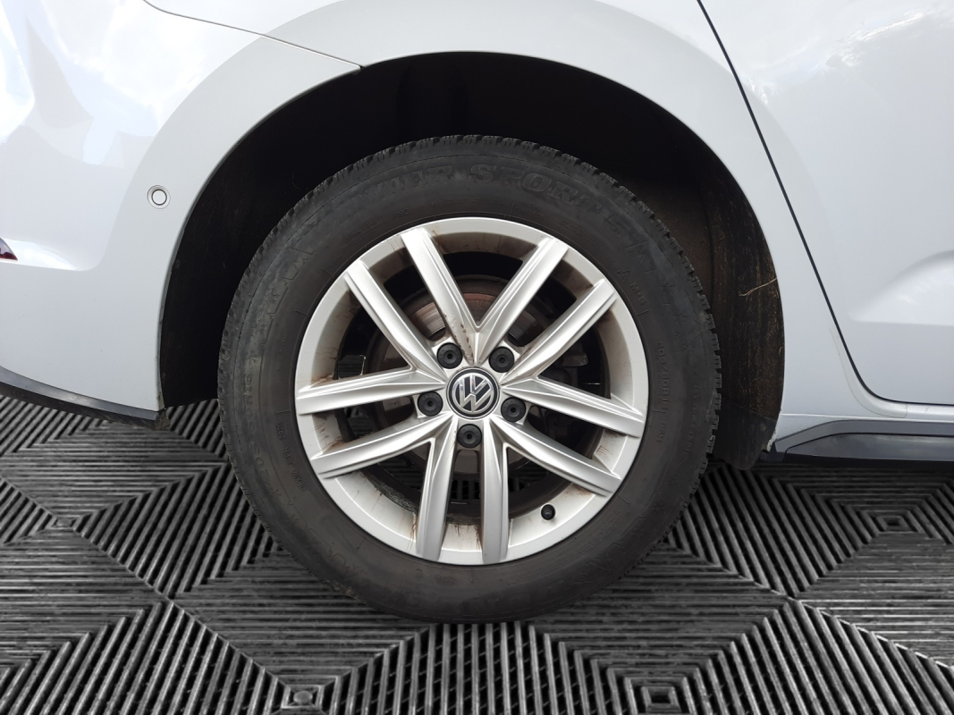 Volkswagen Touran — 34