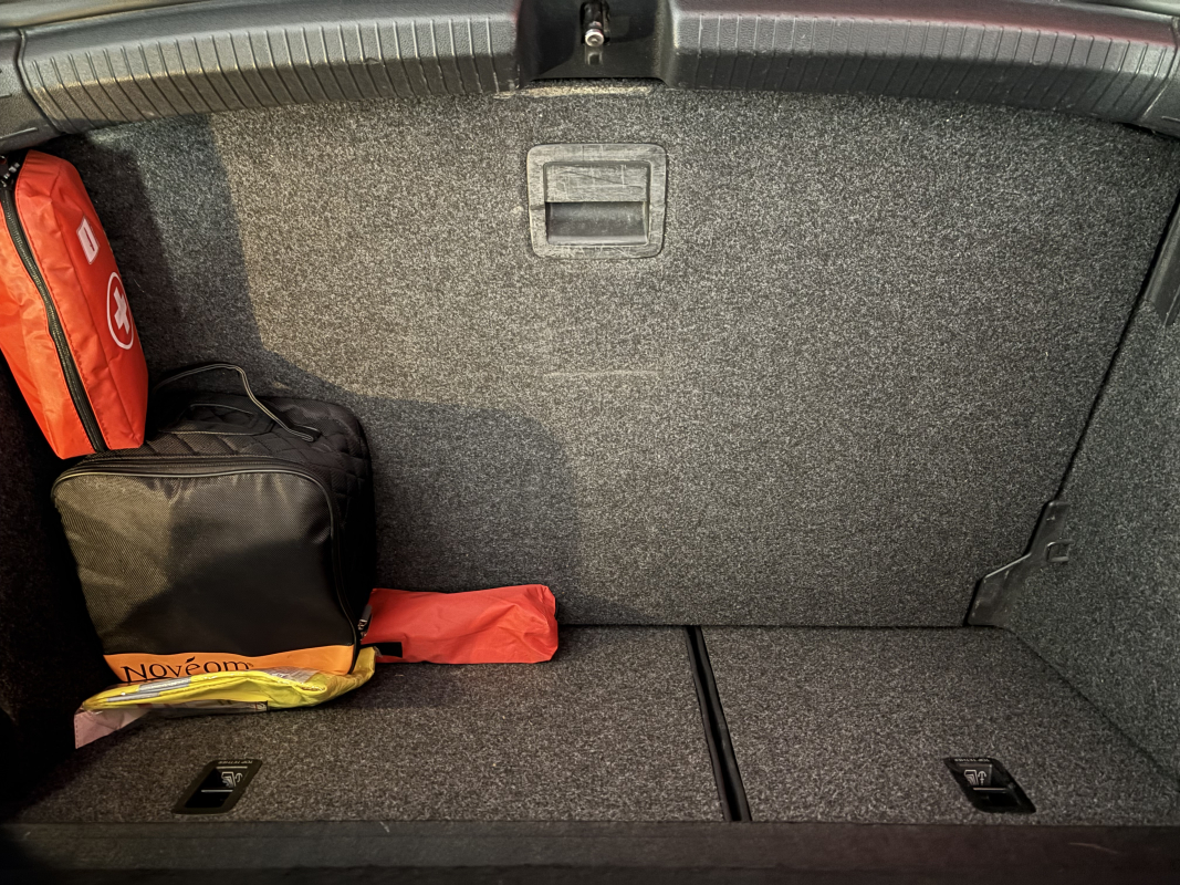 Volkswagen Polo — 28