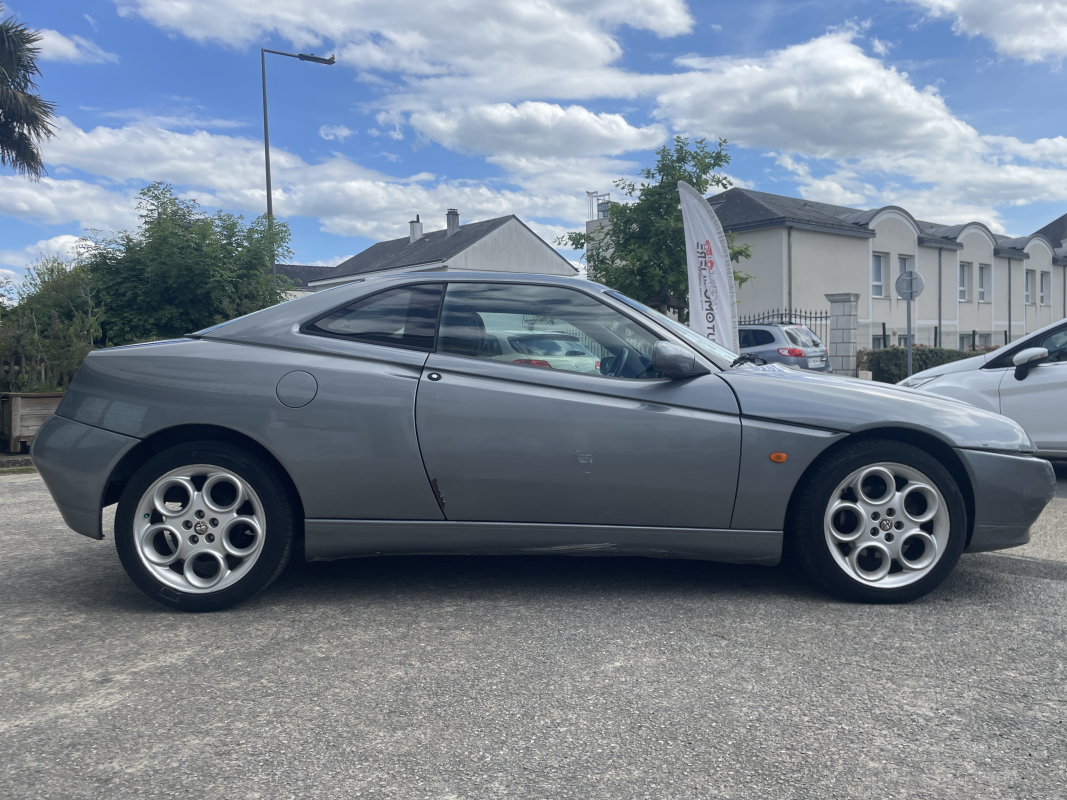 Alfa Romeo GTV — 4